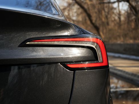 Used 2025 Tesla Model 3 Long Range image 13