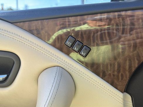 Used 2018 Nissan Armada Platinum RWD image 11