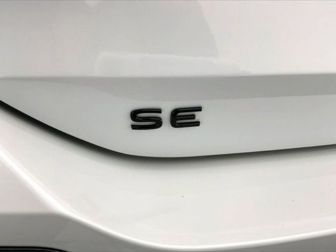 New 2026 Volkswagen Tiguan SE R-Line image 13