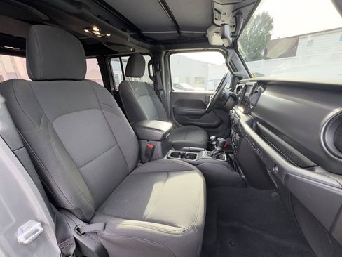 Certified 2022 Jeep Wrangler Unlimited Sport image 19