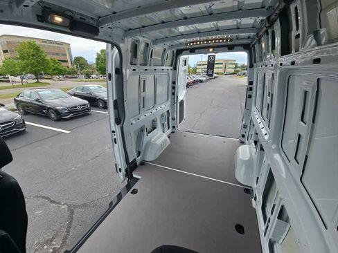 Used 2024 Mercedes-Benz Sprinter 2500 image 11