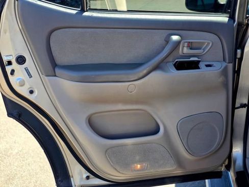 Used 2007 Toyota Sequoia SR5 AWD/4WD image 39
