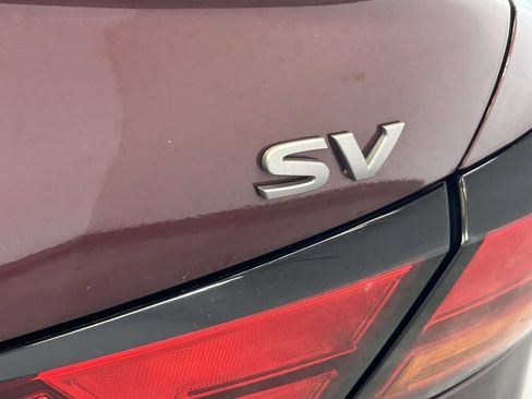 Used 2024 Nissan Altima 2.5 SV FWD image 11
