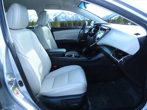 Used 2016 Toyota Avalon XLE image 21