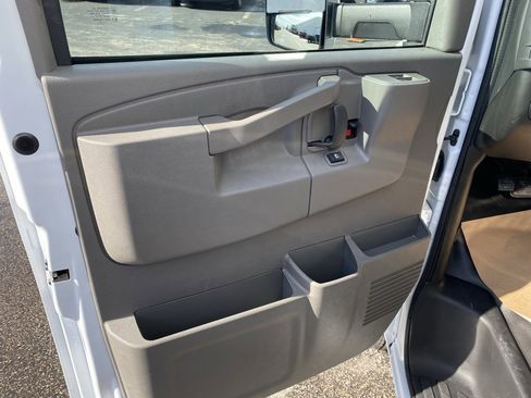 New 2025 Chevrolet Express 3500 w/ Power Convenience Package image 8
