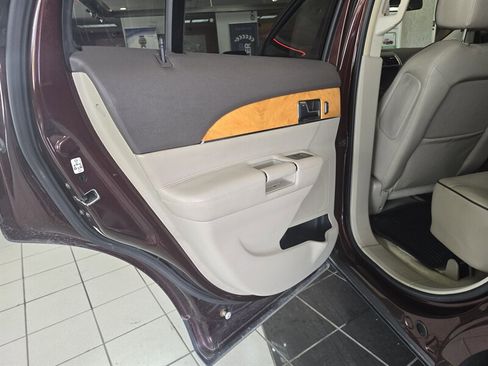 Used 2012 Lincoln MKX AWD image 10