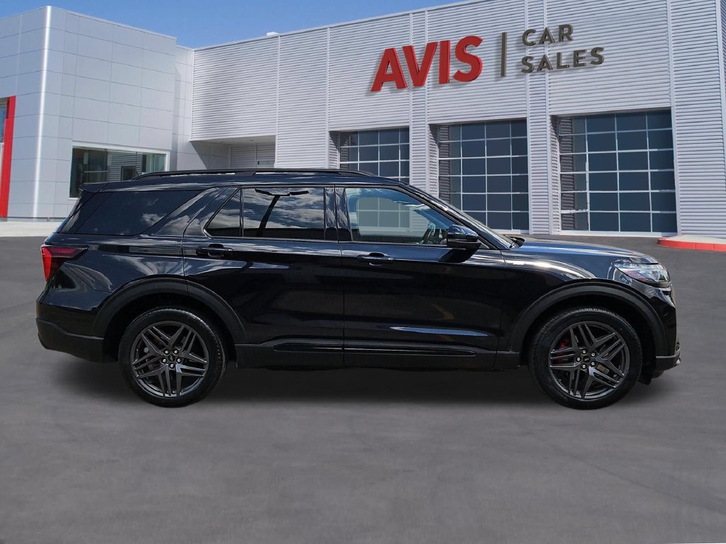 Used 2025 Ford Explorer ST-Line w/ ST-Line Street Pack AWD/4WD image 5