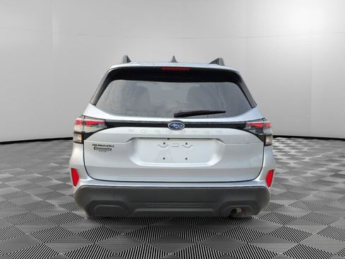 Used 2025 Subaru Forester Premium AWD/4WD image 6