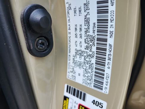 Used 2020 Toyota Tacoma TRD Off-Road AWD/4WD image 23
