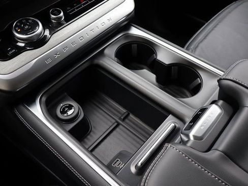 New 2026 Ford Expedition Platinum w/ Driver's Package image 27
