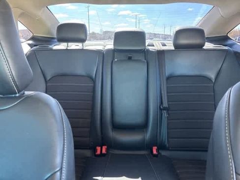 Used 2017 Ford Fusion SE w/ Equipment Group 601A image 20
