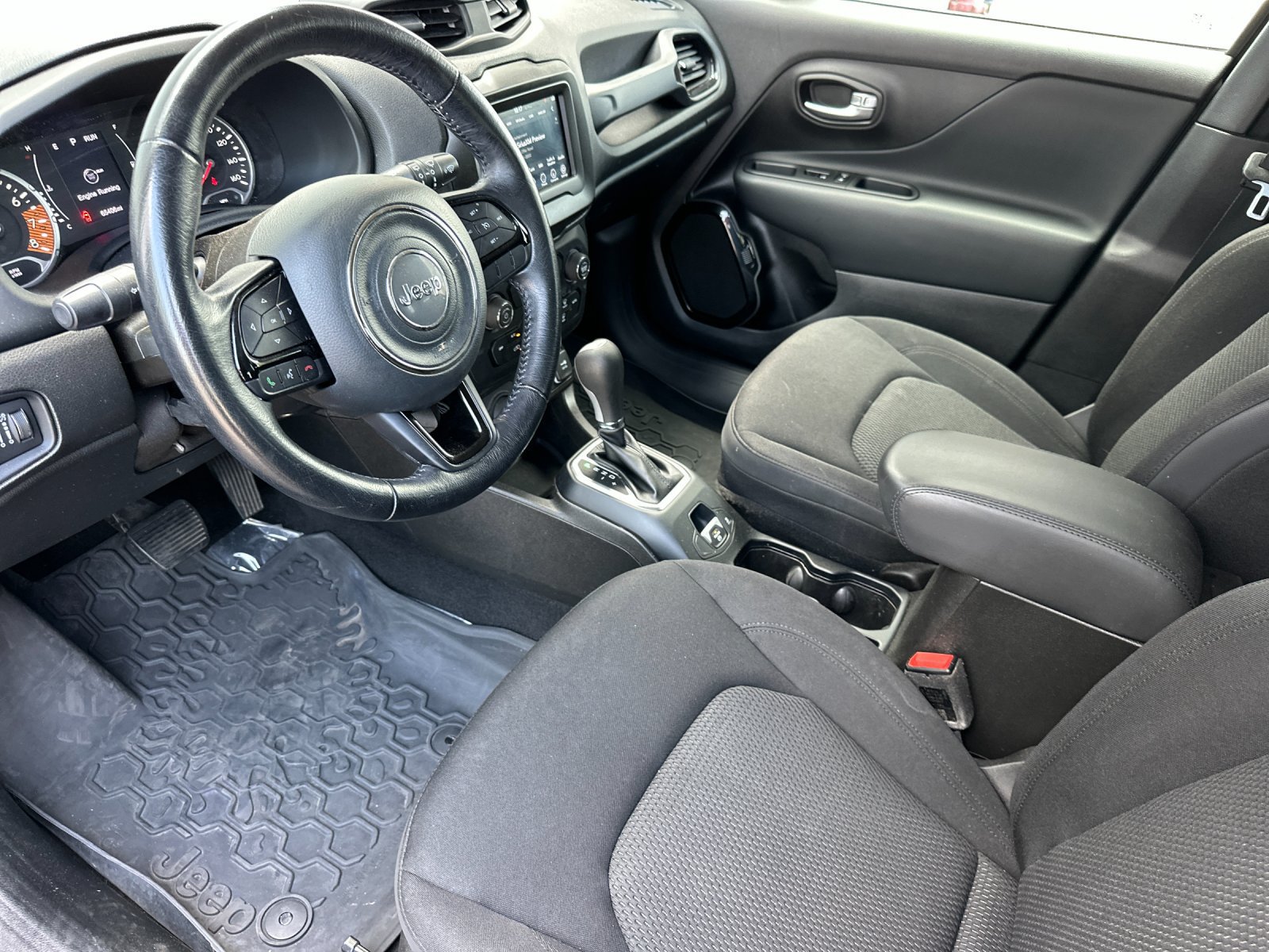 Used 2020 Jeep Renegade Altitude AWD/4WD image 9