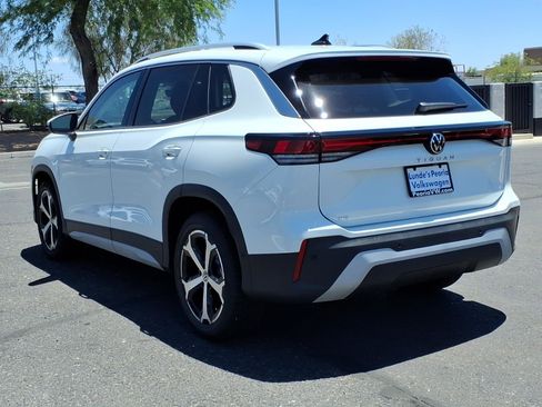 New 2026 Volkswagen Tiguan SE FWD image 5