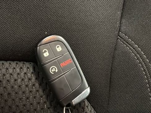 Used 2023 Jeep Renegade Altitude AWD/4WD image 35