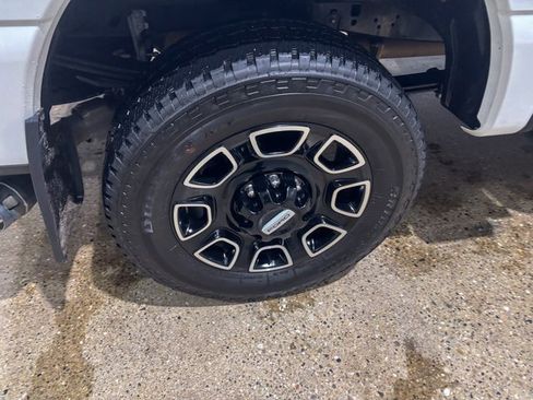 Used 2025 Ford F250 Platinum image 10