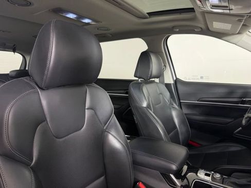 Used 2024 Kia Telluride S w/ S Sunroof Package FWD image 19