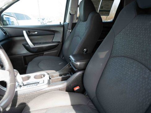 Used 2011 GMC Acadia SLE image 10