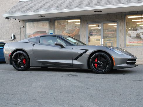 Used 2015 Chevrolet Corvette Stingray Coupe image 3