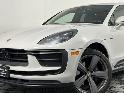 Certified 2024 Porsche Macan AWD/4WD image 27