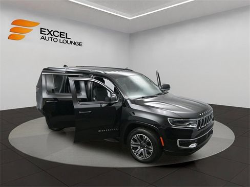 Used 2023 Jeep Wagoneer Series II image 59