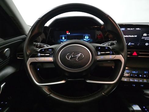 Used 2022 Hyundai Elantra SEL w/ Convenience + Premium Package image 17