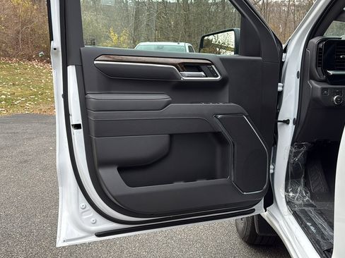 New 2026 GMC Sierra 1500 Elevation image 7