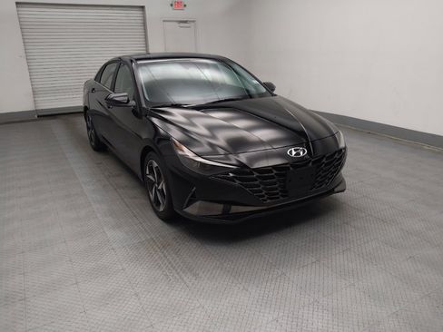 Used 2023 Hyundai Elantra Limited image 13