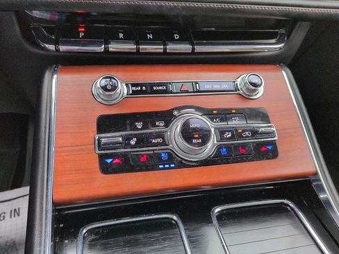 Used 2021 Lincoln Aviator Reserve w/ Equipment Group 202A AWD/4WD image 15