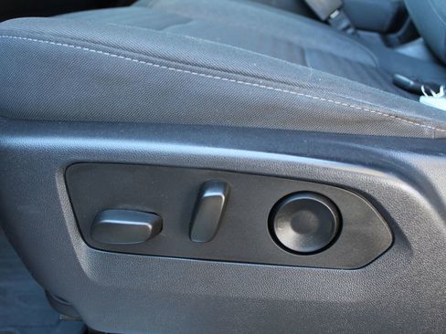 Used 2023 GMC Sierra 1500 SLE image 21