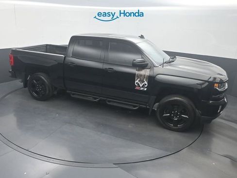 Used 2017 Chevrolet Silverado 1500 LTZ Z71 w/ Realtree Edition AWD/4WD image 18