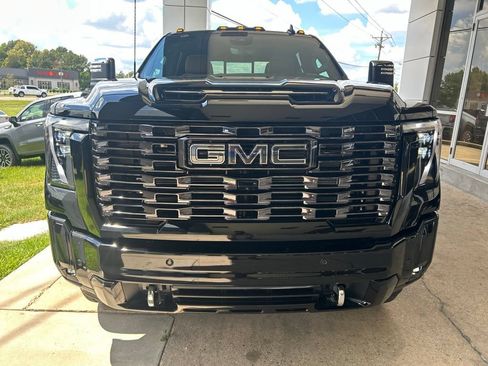 Used 2026 GMC Sierra 2500 Denali Ultimate AWD/4WD image 3