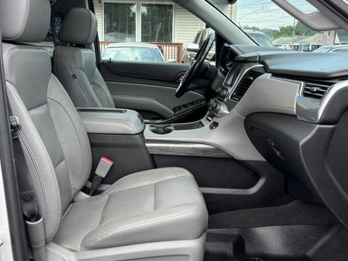 Used 2020 Chevrolet Suburban LT AWD/4WD image 27