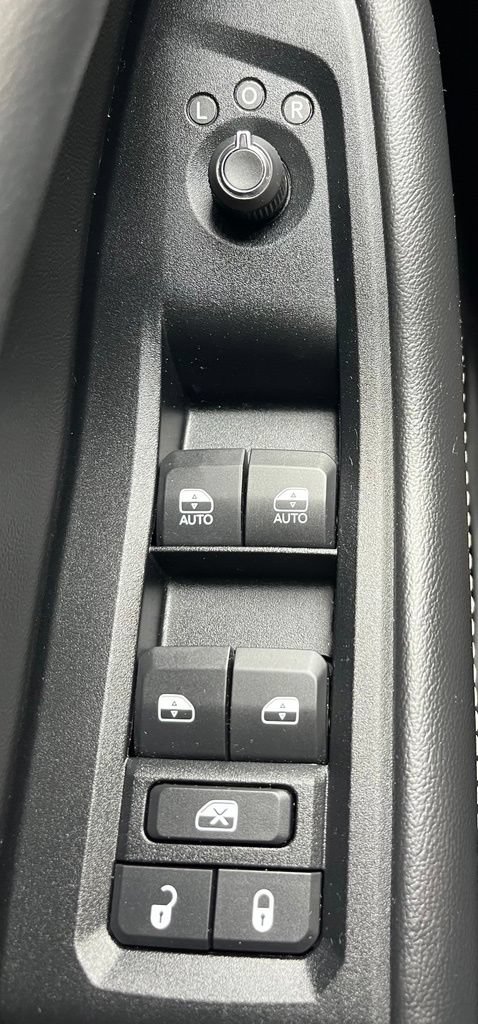 Certified 2024 Jeep Grand Cherokee L Laredo w/ Luxury Tech Group I AWD/4WD image 7