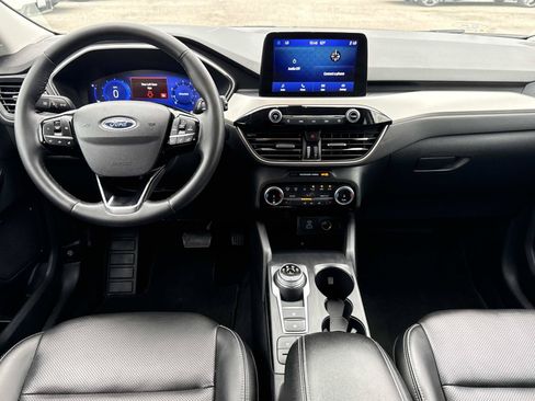 Used 2022 Ford Escape SEL w/ Technology Package AWD/4WD image 2