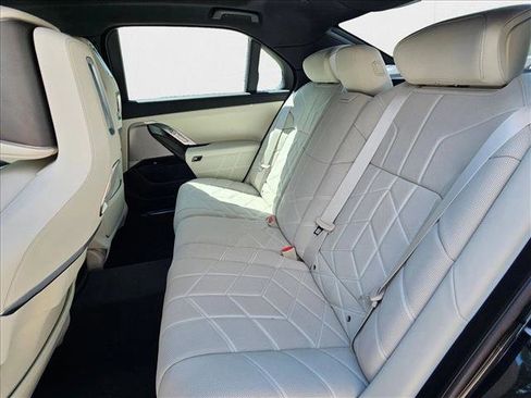 New 2025 BMW i7 eDrive50 w/ M Sport Package image 18