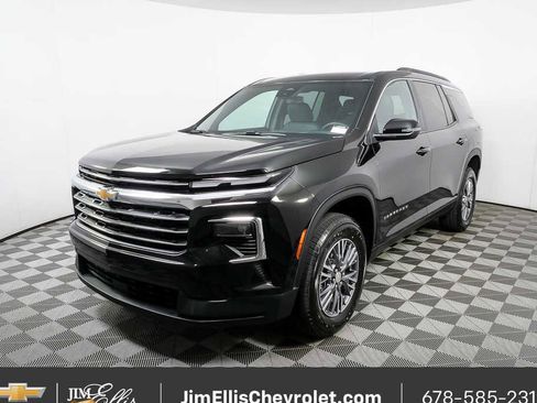 Used 2025 Chevrolet Traverse LT image 25