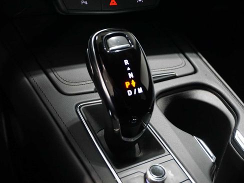 Used 2024 Cadillac XT4 Premium Luxury image 23