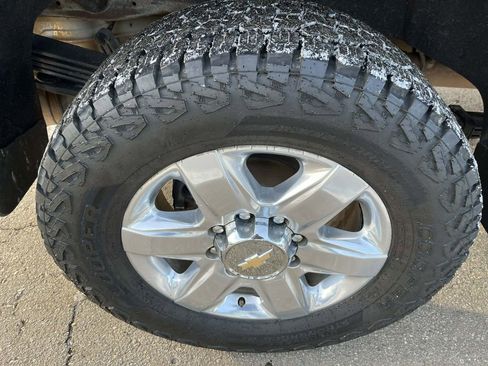 Used 2021 Chevrolet Silverado 2500 LTZ w/ LTZ Plus Package image 13