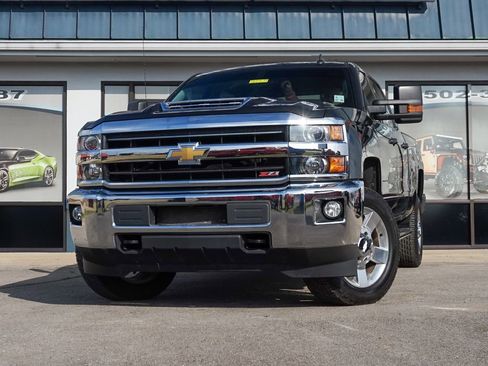 Used 2019 Chevrolet Silverado 2500 LT w/ LT Convenience Package image 6