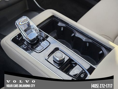 New 2026 Volvo XC90 B6 Plus w/ Protection Package Premier image 18