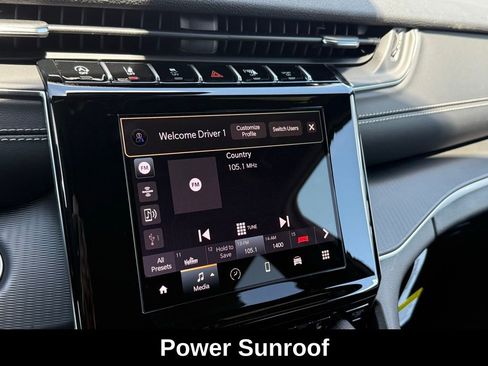 New 2025 Jeep Grand Cherokee Altitude image 20