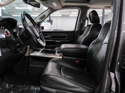Used 2015 RAM 3500 Laramie w/ Cold Weather Group AWD/4WD image 3