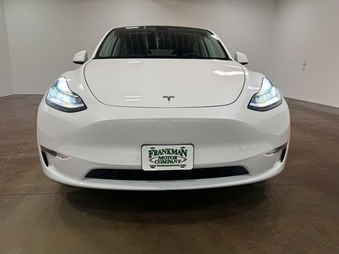 Used 2021 Tesla Model Y Long Range AWD/4WD image 39