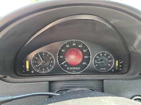 Used 2008 Mercedes-Benz CLK 350 Coupe image 9