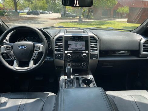 Used 2015 Ford F150 Platinum w/ Equipment Group 701A Luxury image 15