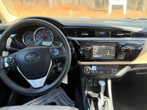 Used 2014 Toyota Corolla LE FWD image 19