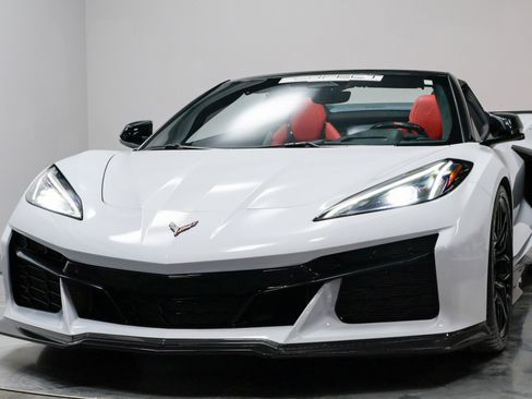 Used 2024 Chevrolet Corvette Z06 w/ Stealth Interior Trim Package image 57