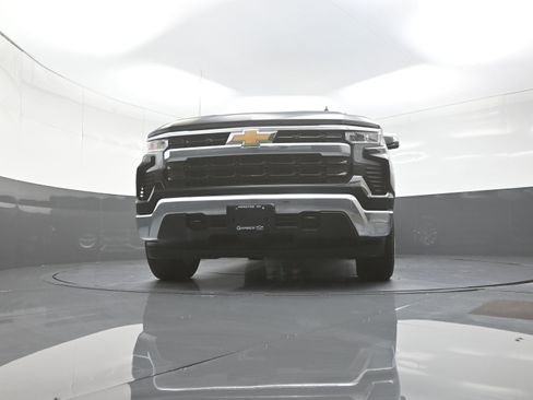 Used 2023 Chevrolet Silverado 1500 LT AWD/4WD image 10