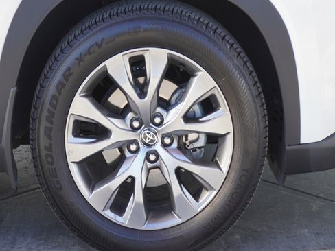 Used 2024 Toyota Grand Highlander Limited image 5