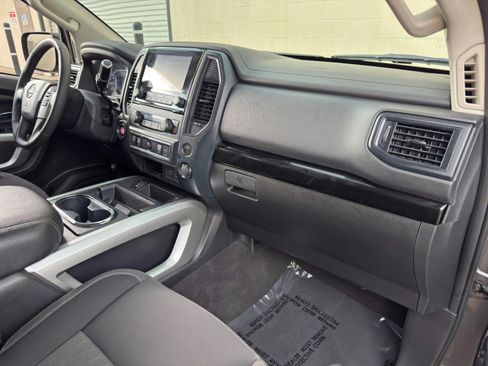 Used 2023 Nissan Titan SV w/ SV Convenience Package RWD image 13
